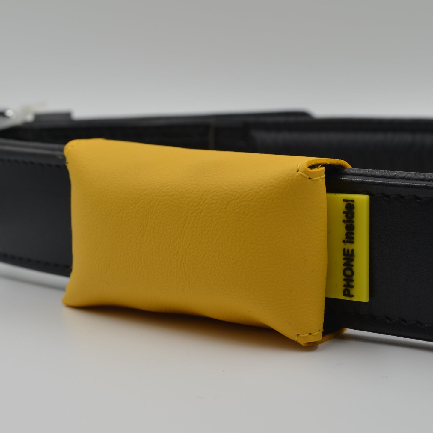 josi.li Befestigung GPS Tracker Tasche Hunde Tractive DOG 4 Trackerhülle Trackerschutz hochwertiges Kunstleder Farbwahl sicherer Verschluss