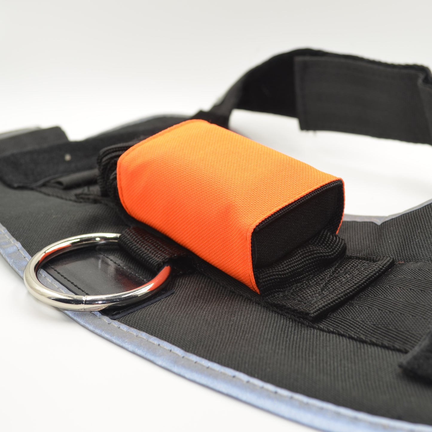 josi.li GPS Tracker Tasche für Hunde - für Tractive Tracker - einfache und effektive Trackerhülle aus Nylon, schwimmtauglich